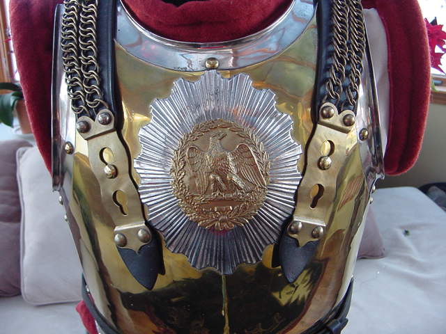 FRENCH SECOND (2nd) EMPIRE (1852 - 1870) CARABINIER TROOPERS HELMET AND CUIRASSE (6).JPG